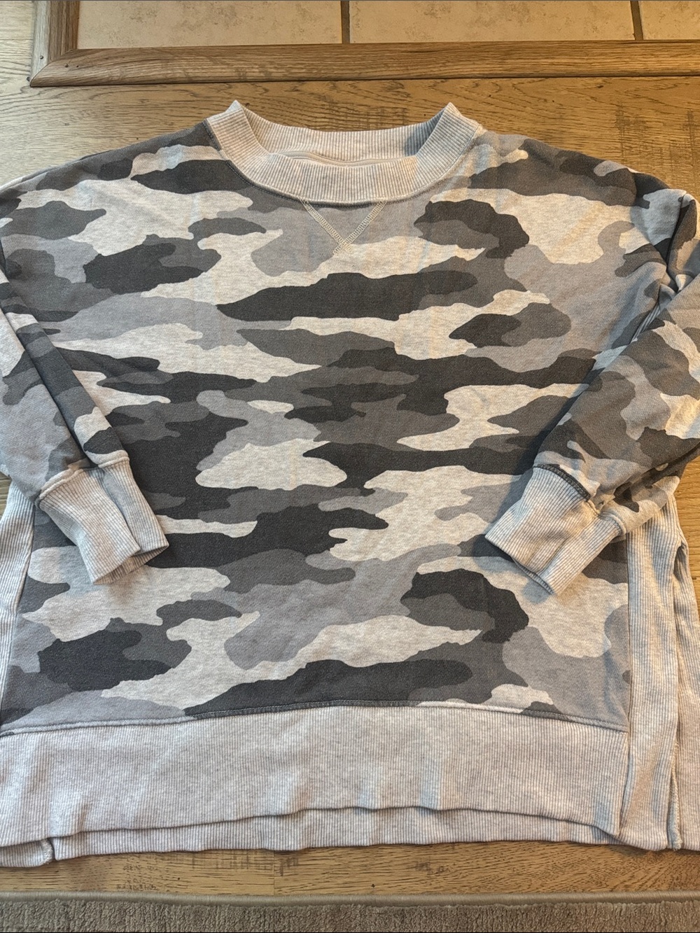Women’s Aerie Gray Camo Crewneck Sweater